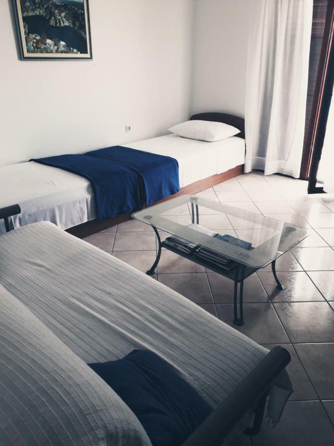 Apartmani Mara I Kata オミシュ エクステリア 写真
